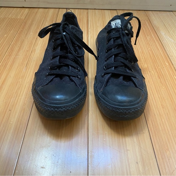 Black Converse Sneakers, size 8 women’s - Picture 9 of 9